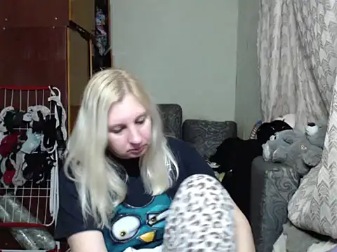 Snapshot of BustyBlond chatting on 11, 3, 2025 BustyBlond online show from 11, 3, 2025