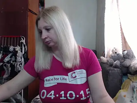 Snapshot of BustyBlond chatting on 12, 3, 2025 BustyBlond online show from 12, 3, 2025