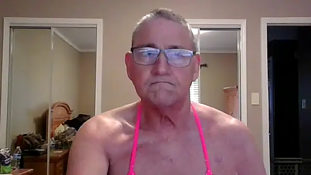 Snapshot of takeitall101 chatting on 5, 4, 2026 takeitall101 online show from 5, 4, 2026