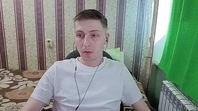 Snapshot of darienlarge chatting on 9, 5, 2026 darienlarge online show from 9, 5, 2026