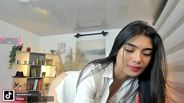 Alexandra ra online show from 4, 12, 2024