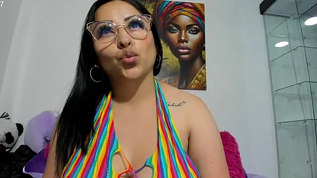 Snapshot of Emiily_88 chatting on 11, 2, 2025 Emiily 88 online show from 11, 2, 2025