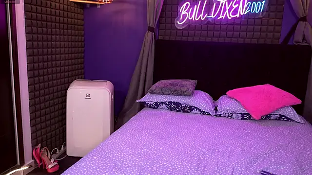 Snapshot of bull_vixen2001 chatting on 16, 7, 2026 bull vixen2001 online show from 16, 7, 2026