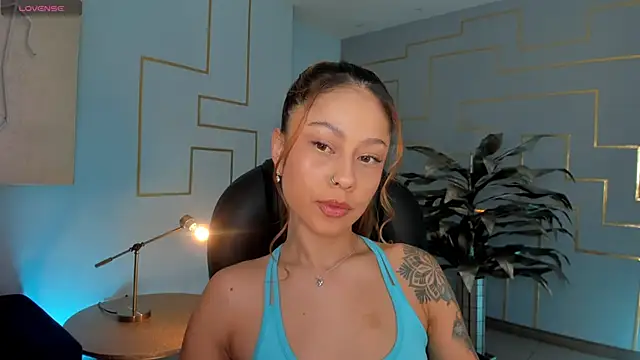 ErikaBenz  online show from 22, 1, 2025