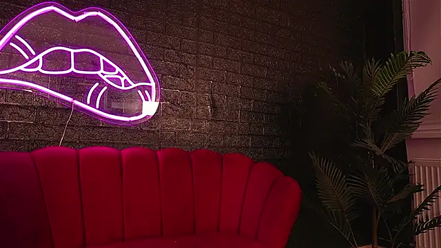 Snapshot of ScarlettQuate chatting on 18, 3, 2025 ScarlettQuate online show from 18, 3, 2025