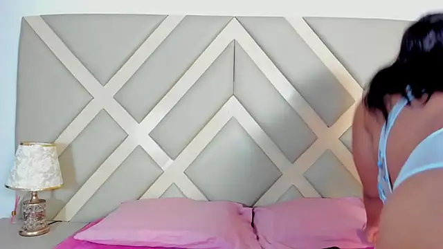 SSCARLETH  online show from 19, 2, 2025