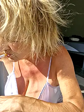 Snapshot of phryna@xh chatting on 18, 7, 2026 phrynaxh online show from 18, 7, 2026