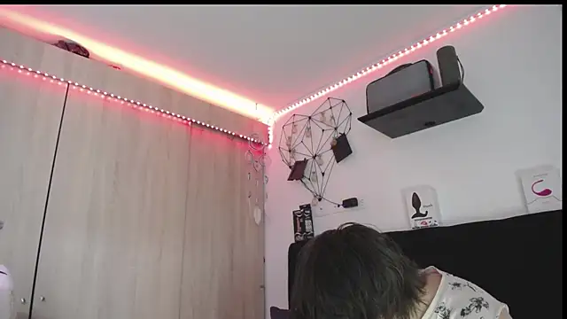 Santiago kiler online show from 5, 3, 2026