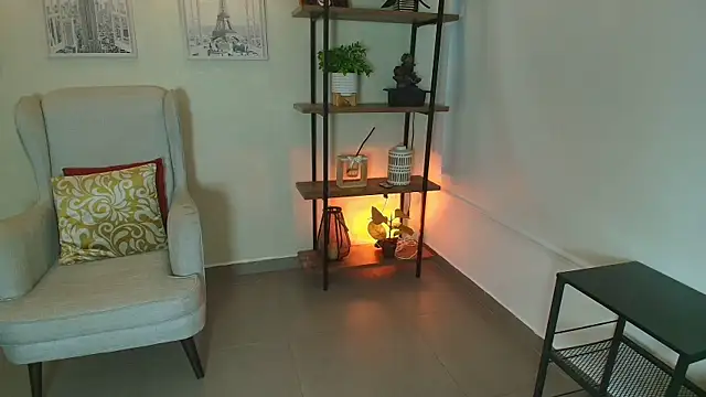 Sassy--Girl online show from 10, 4, 2026