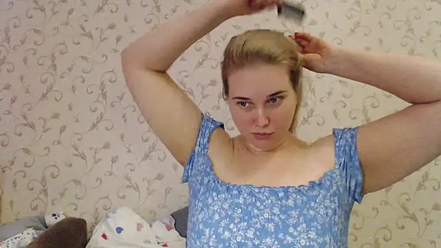 Snapshot of mmmPinUpGirl chatting on 14, 9, 2025 mmmPinUpGirl online show from 14, 9, 2025