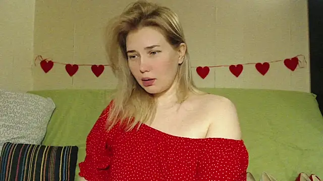 Snapshot of mmmPinUpGirl chatting on 28, 4, 2026 mmmPinUpGirl online show from 28, 4, 2026