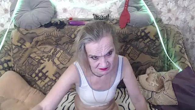 MissBekker online show from 5, 11, 2025