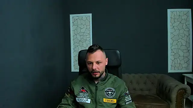 Snapshot of BrianHunts chatting on 5, 5, 2026 BrianHunts online show from 5, 5, 2026