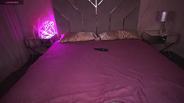 Daphne Moss online show from 27, 1, 2025