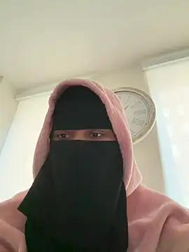Snapshot of Submissive_Arab chatting on 17, 5, 2026 Submissive Arab online show from 17, 5, 2026