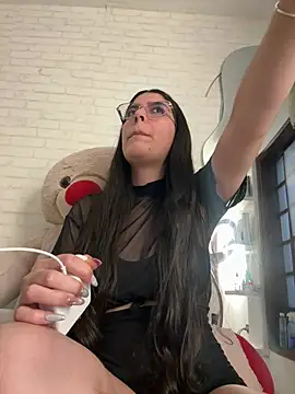 Snapshot of _Niah_ chatting on 28, 1, 2025 Niah online show from 28, 1, 2025