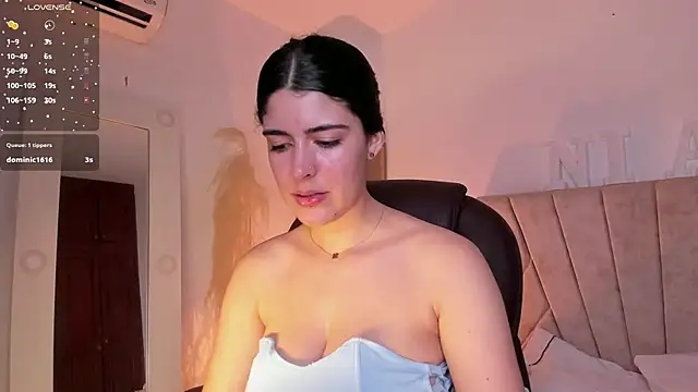 Snapshot of _Niah_ chatting on 12, 2, 2025 Niah online show from 12, 2, 2025