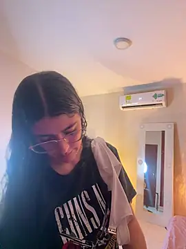  Niah  online show from 11, 2, 2026