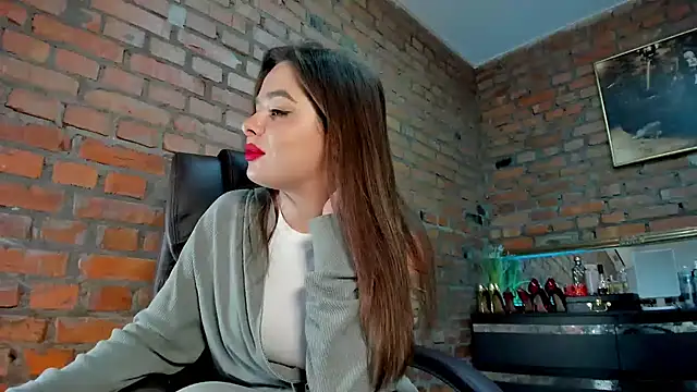 Snapshot of MistressMilana chatting on 1, 6, 2026 MistressMilana online show from 1, 6, 2026