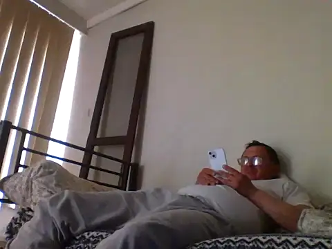 Snapshot of Ilikegranny666 chatting on 11, 4, 2026 Ilikegranny666 online show from 11, 4, 2026