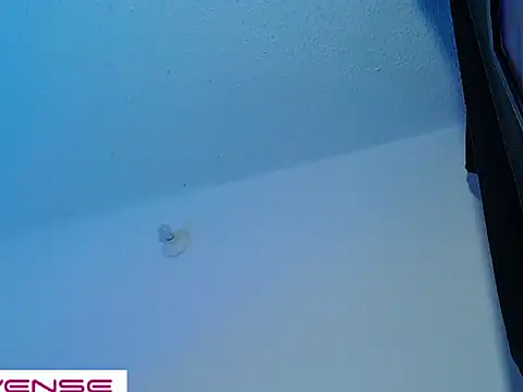 Snapshot of Leon_Wild chatting on 8, 4, 2026 Leon Wild online show from 8, 4, 2026