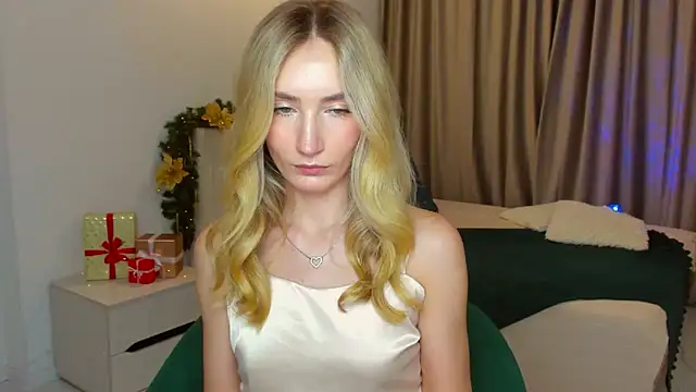 Snapshot of bella__rose chatting on 18, 12, 2024 bella rose online show from 18, 12, 2024