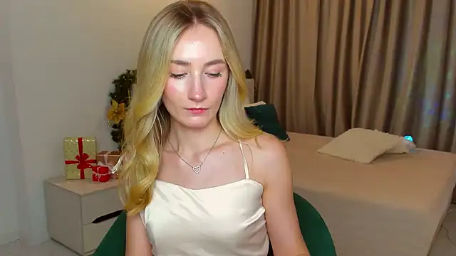 Snapshot of bella__rose chatting on 18, 12, 2024 bella rose online show from 18, 12, 2024