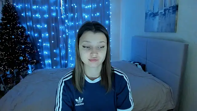 Snapshot of SoniNesti chatting on 4, 1, 2025 SoniNesti online show from 4, 1, 2025