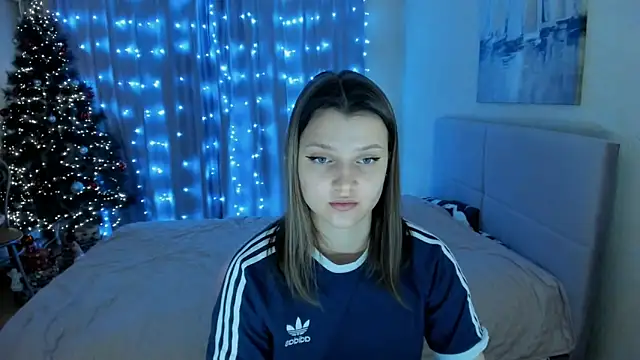 Snapshot of SoniNesti chatting on 4, 1, 2025 SoniNesti online show from 4, 1, 2025