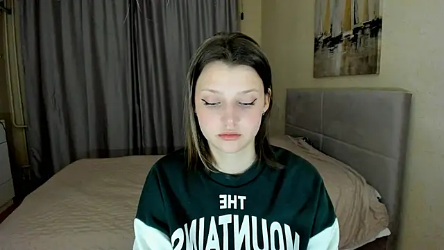 Snapshot of SoniNesti chatting on 13, 10, 2025 SoniNesti online show from 13, 10, 2025