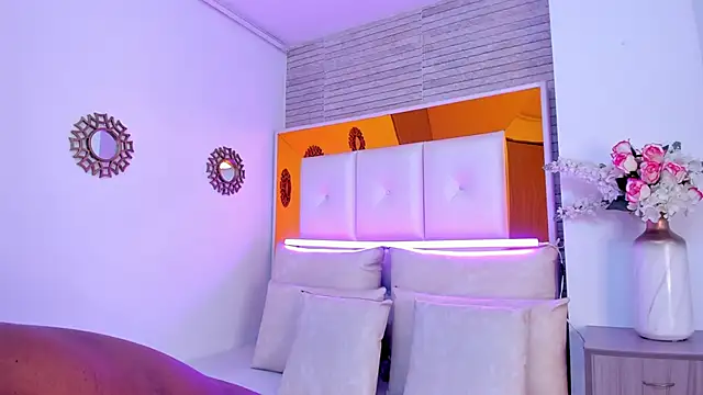 ShaniaBrownn online show from 12, 3, 2025