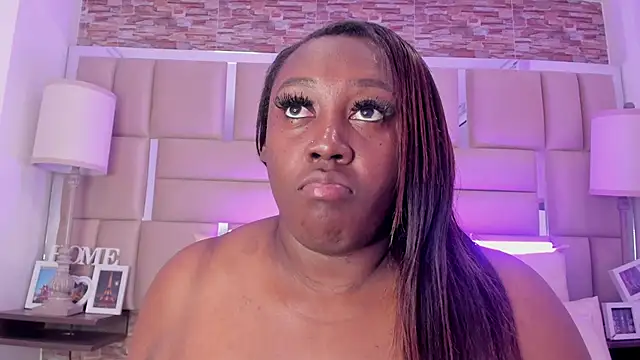 ShaniaBrownn online show from 13, 9, 2025