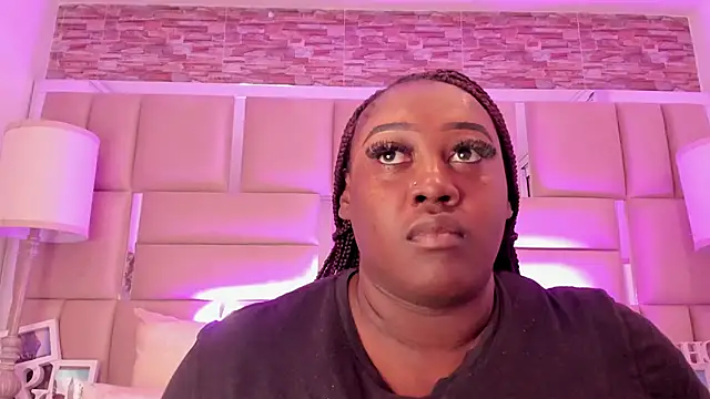 ShaniaBrownn online show from 20, 5, 2026