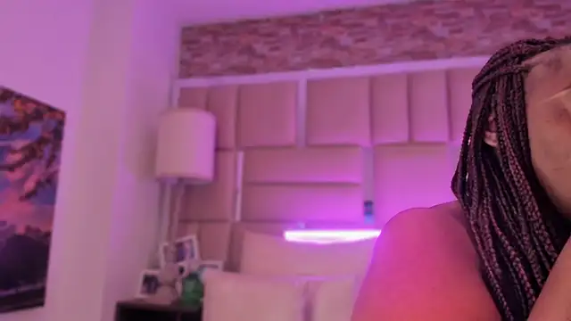 ShaniaBrownn online show from 24, 5, 2026