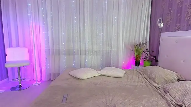 MirandaQueen online show from 3, 3, 2025