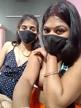 cutee  crazy online show from 17, 4, 2026