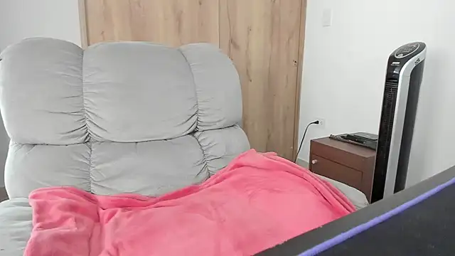 xspecialoomx online show from 22, 4, 2026