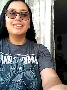 Snapshot of LauraRuiz1 chatting on 11, 9, 2025 LauraRuiz1 online show from 11, 9, 2025