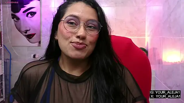 Snapshot of LauraRuiz1 chatting on 13, 5, 2026 LauraRuiz1 online show from 13, 5, 2026
