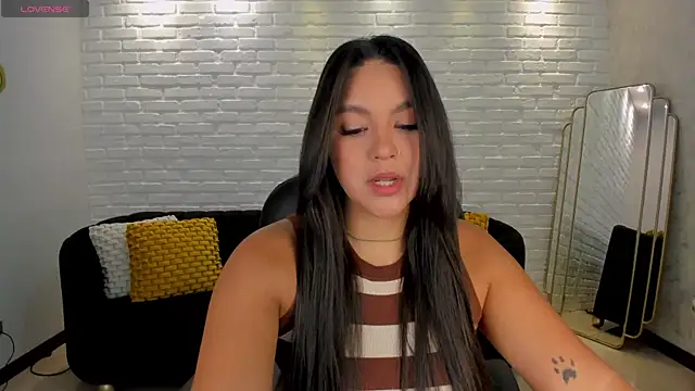 ToriCrossX online show from 5, 3, 2025