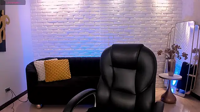 ToriCrossX online show from 6, 3, 2025