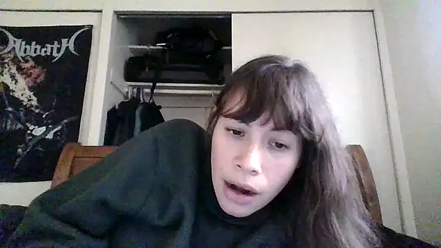 Snapshot of petitedoll29 chatting on 6, 12, 2024 petitedoll29 online show from 6, 12, 2024
