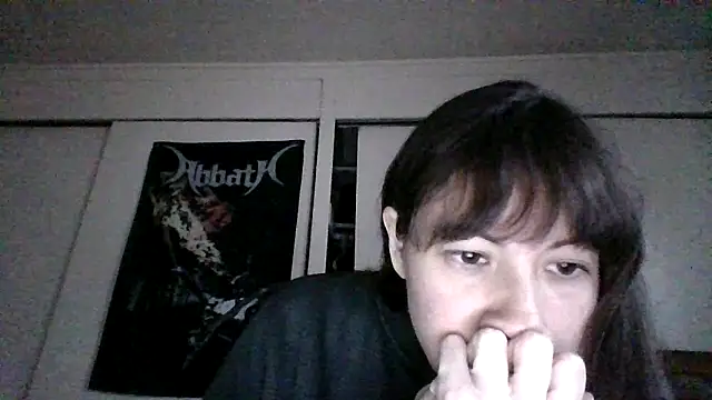 Snapshot of petitedoll29 chatting on 8, 12, 2024 petitedoll29 online show from 8, 12, 2024