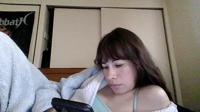Snapshot of petitedoll29 chatting on 13, 12, 2024 petitedoll29 online show from 13, 12, 2024