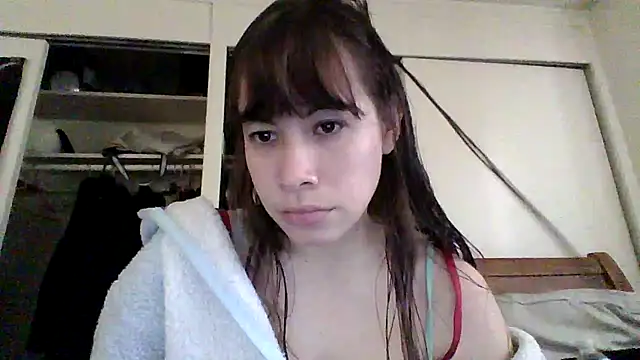 Snapshot of petitedoll29 chatting on 20, 12, 2024 petitedoll29 online show from 20, 12, 2024