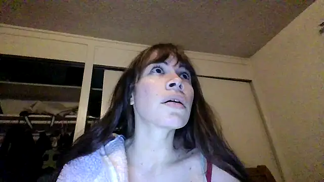 Snapshot of petitedoll29 chatting on 21, 12, 2024 petitedoll29 online show from 21, 12, 2024