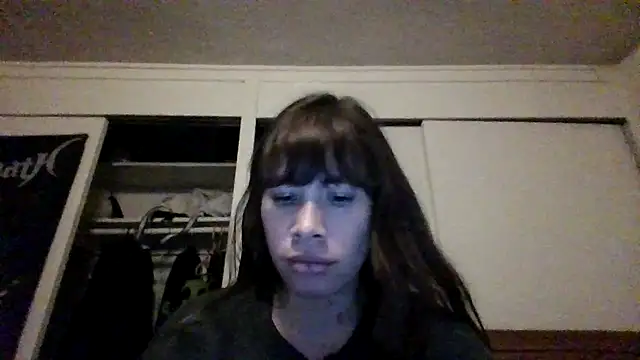 Snapshot of petitedoll29 chatting on 25, 12, 2024 petitedoll29 online show from 25, 12, 2024