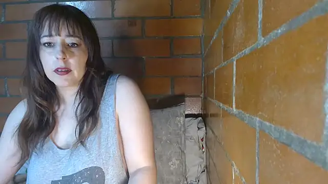 jenniferS  online show from 10, 3, 2025