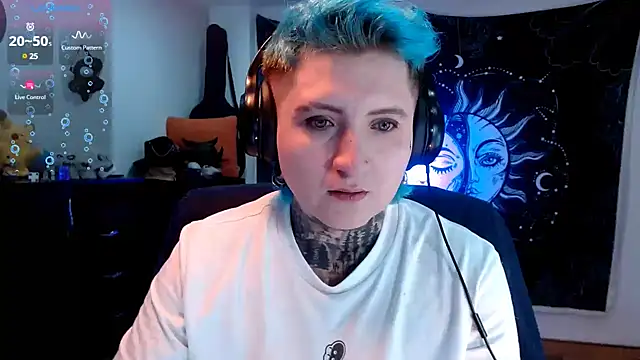 Marieblueeyes online show from 11, 2, 2025