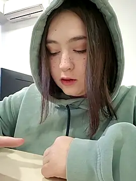 Yammy Yumi online show from 4, 11, 2025